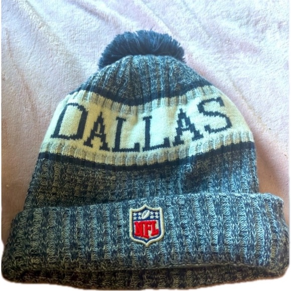 EUC New Era Dallas Cowboys beanie hat. Worn once. - Picture 3 of 3